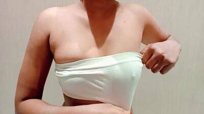 Desi Girl Seducing Very Tight Sexy Boobs - upornia.com - India