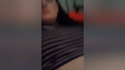 Girl Shows Her Friends Boobs On Periscope - hclips.com