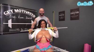 Big Natural Boobs Gets Pounded By Personal Trainer With Ashlyn Peaks - upornia.com