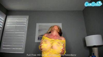 Nikki Benz - Sexy Big Boobs Nikki Benz Beats With Big Dildo - drtuber.com