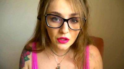 Babe with big boobs on webcam this - drtuber.com
