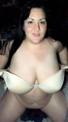 Love Chat Big Boobs Brunette Masturbating For Cam - drtuber.com