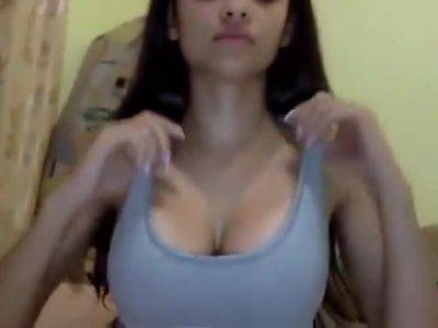 Busty Latina Teen Flashing Her Big Tits - hclips.com