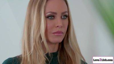 Nicole Aniston - Nicole Aniston, Big T And Carter Cruise - Busty Milf Fingers An Undercover Agent - upornia.com
