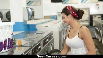 Watch busty teen Tomi Taylor get nailed hard in a laundromat while wearing her favorite panties - sexu.com
