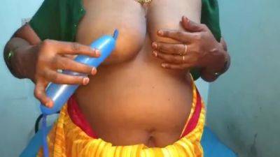 Desi Aunty Showing Her Boobs - hclips.com - India