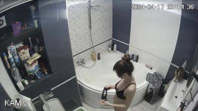 Busty College Girl Quick Shower Before Going To School - voyeurhit.com