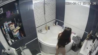 Busty College Girl Quick Shower Before Going To School - voyeurhit.com